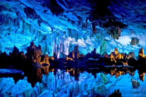 开云全站下载-主力后卫频繁轮换是否影响整条防线默契，后卫改踢前锋的球星